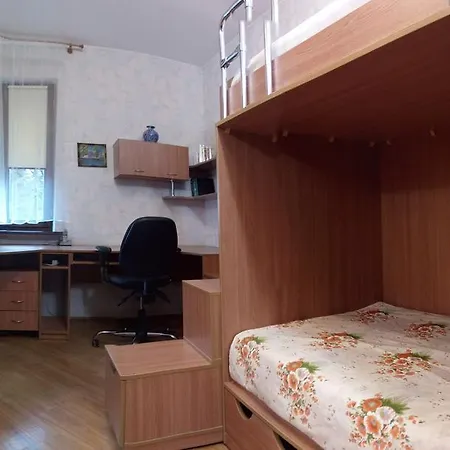 Four-room Near Metro Station Victory Square Mińsk